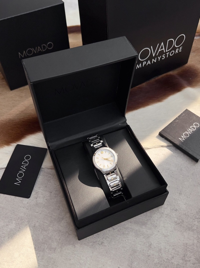 Часы Movado