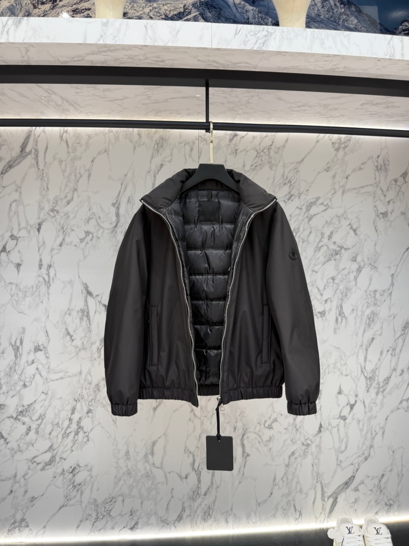 Пуховик Moncler