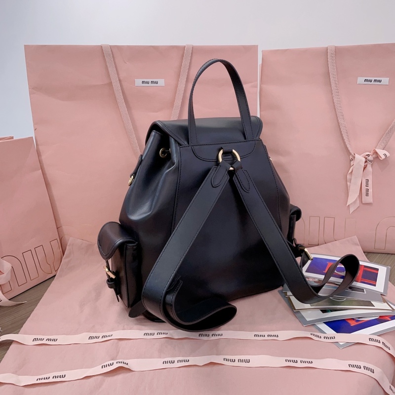 Рюкзак Miu Miu черный кожаный