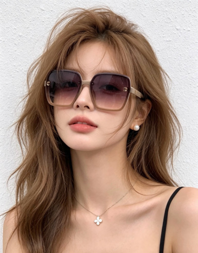 Солнцезащитные очки Dior
