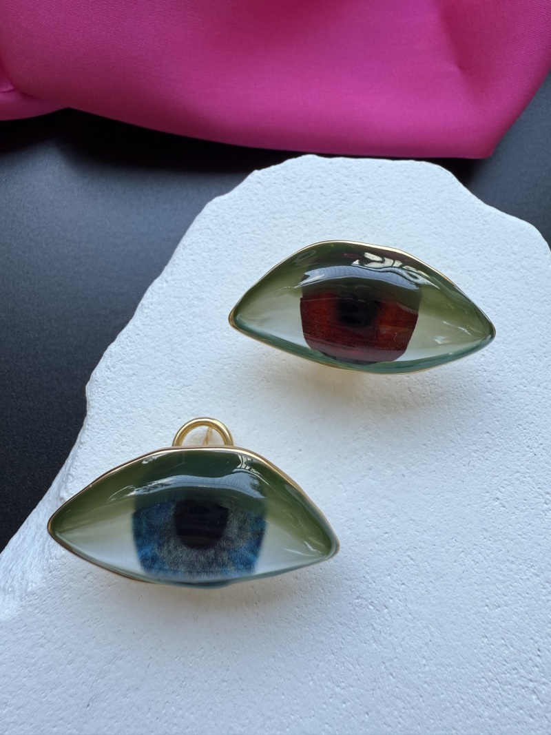 Серьги в виде глаз Schiaparelli