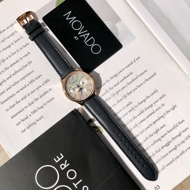Часы Movado