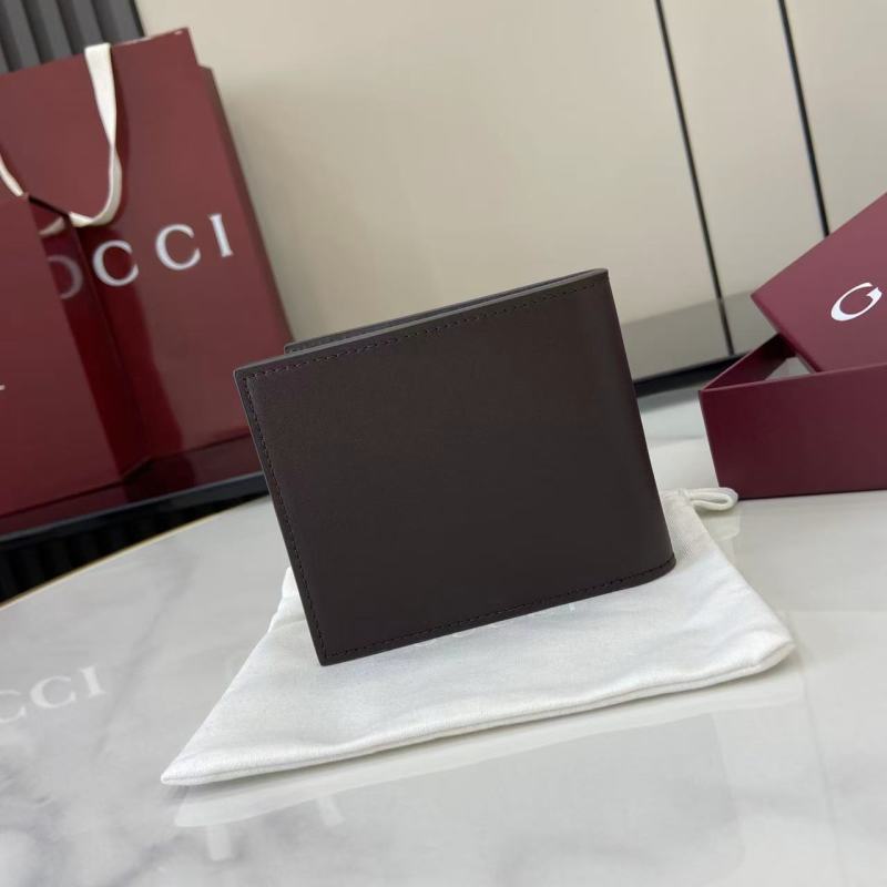 Кожаное портмоне Gucci с металлической фурнитурой