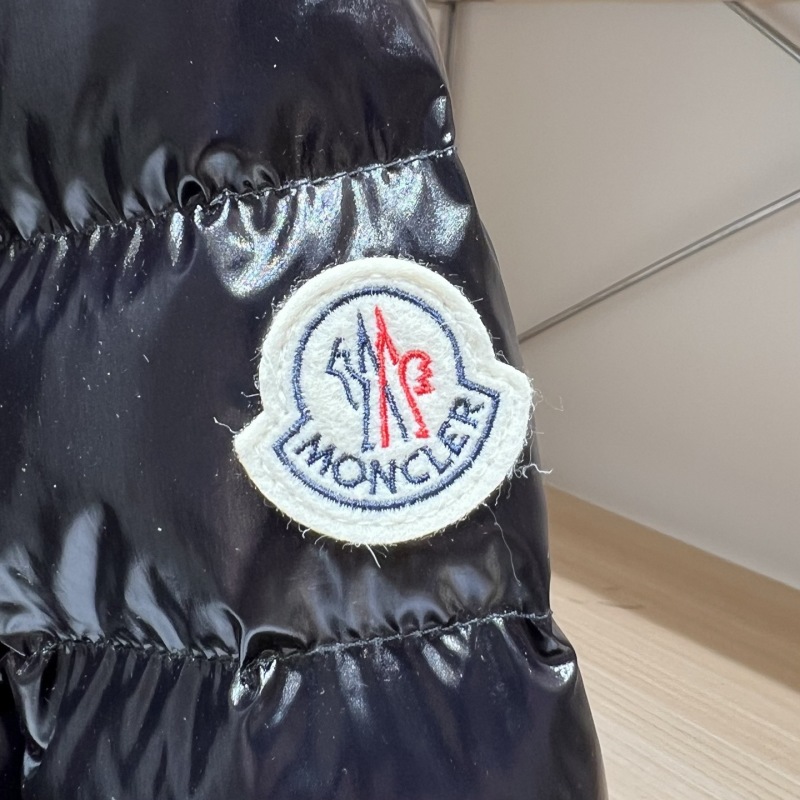 Пуховик Moncler