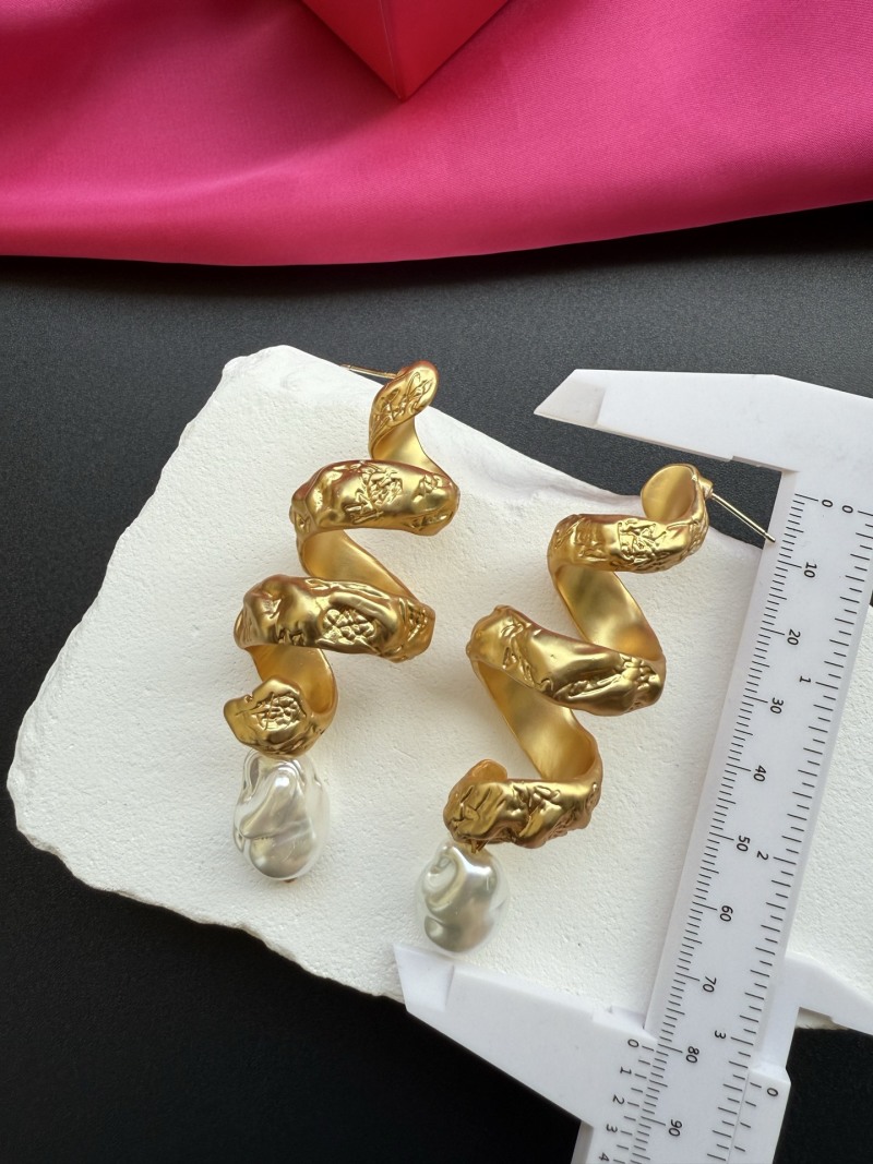 Серьги Schiaparelli