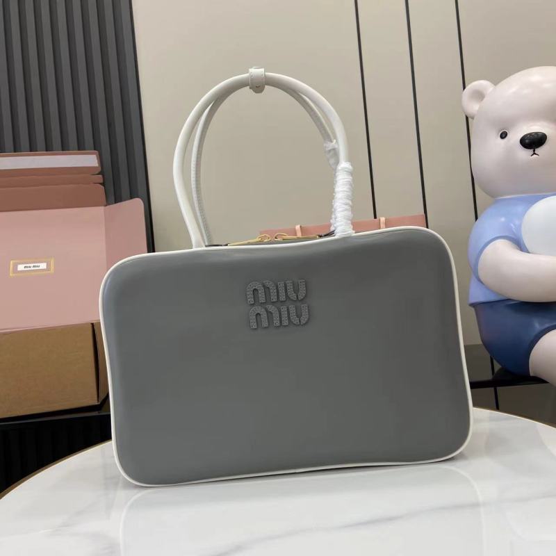 Сумка Miu Miu серая с белыми ручками