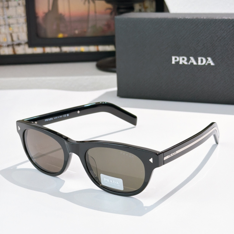 Солнцезащитные очки Prada