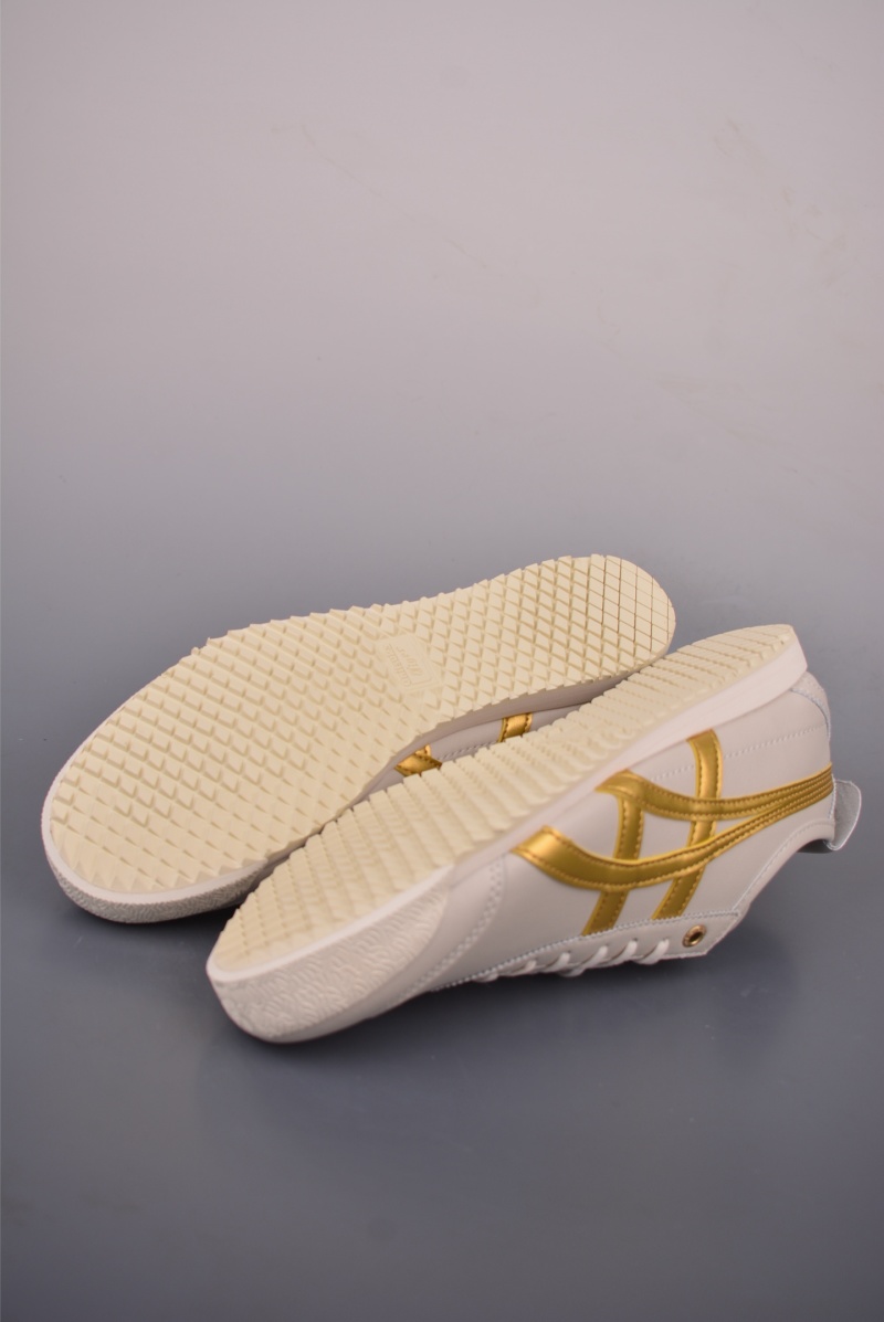 Кроссовки Asics