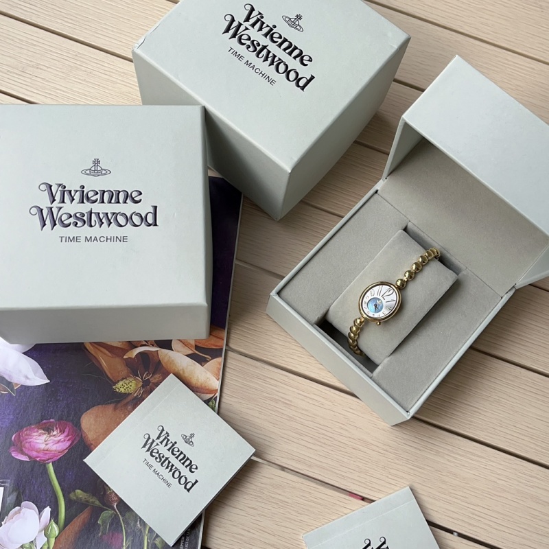 Часы Vivienne Westwood