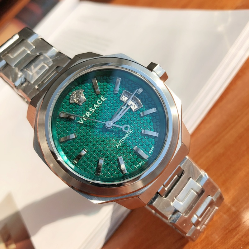 Часы Versace