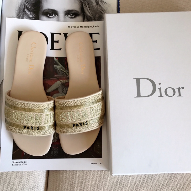 Сандалии Christian Dior женские бежевые