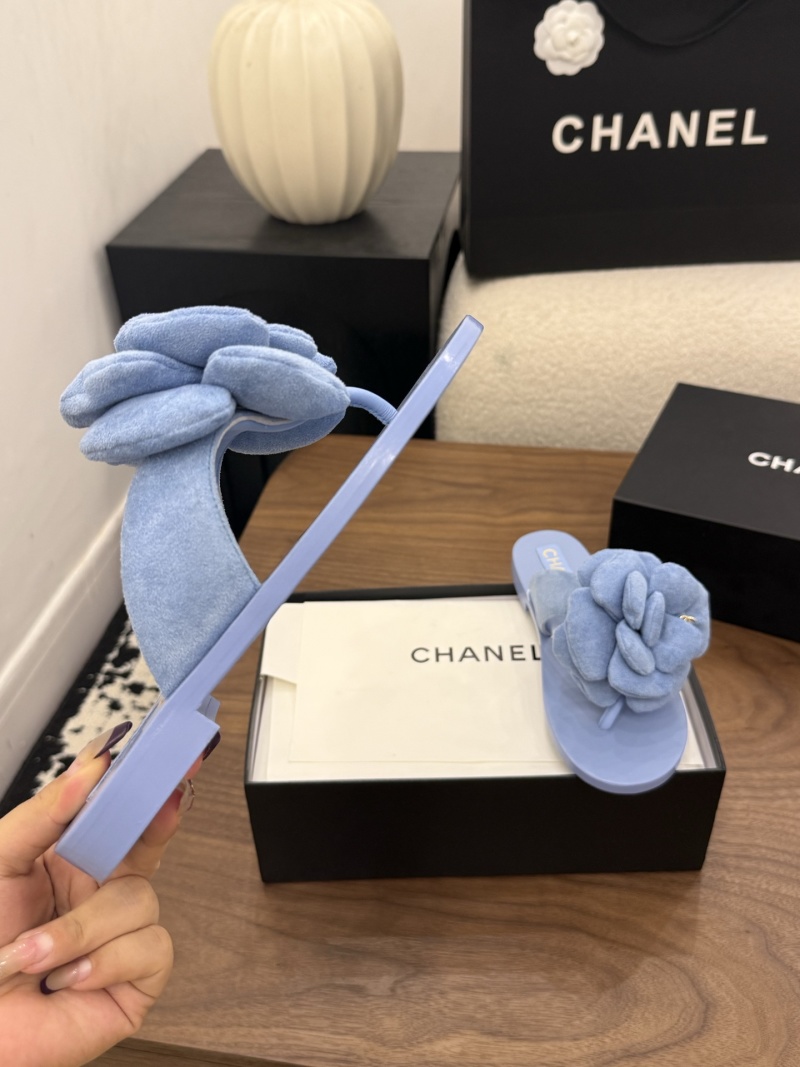 Женские шлёпанцы с цветочным декором Chanel