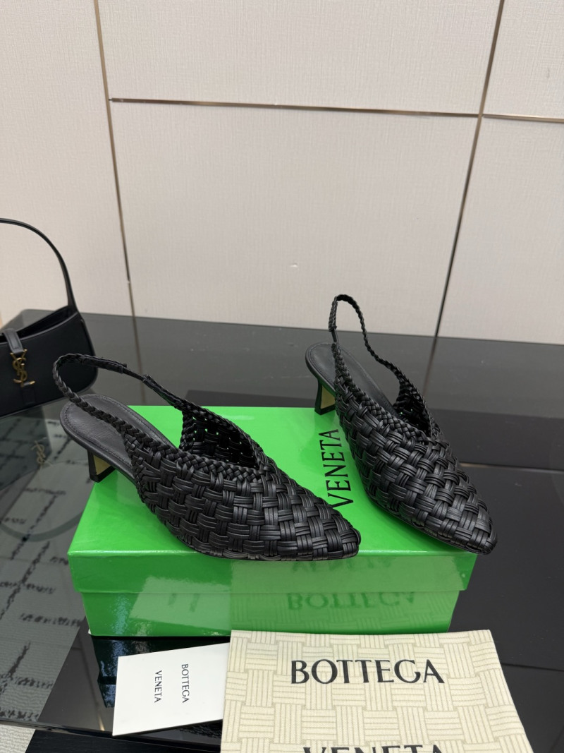 Женские черные туфли Bottega Veneta из плетеной кожи