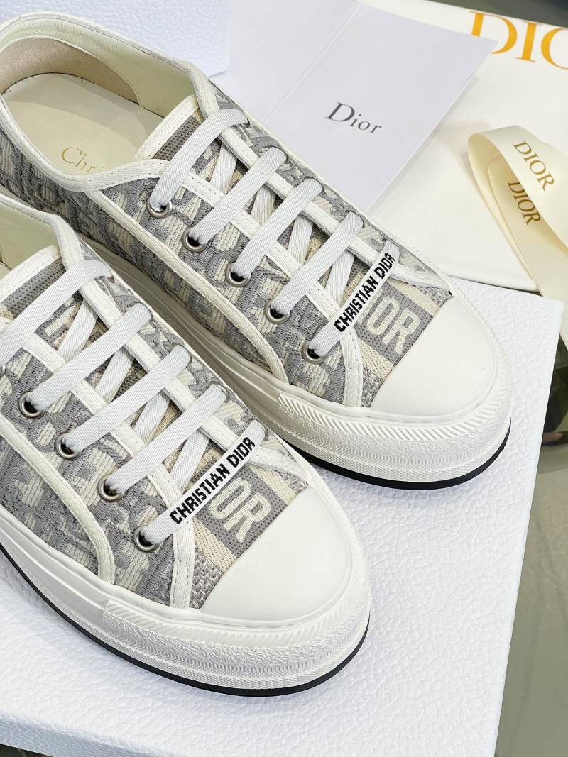 Кроссовки женские с монограммным принтом на толстой подошве Dior