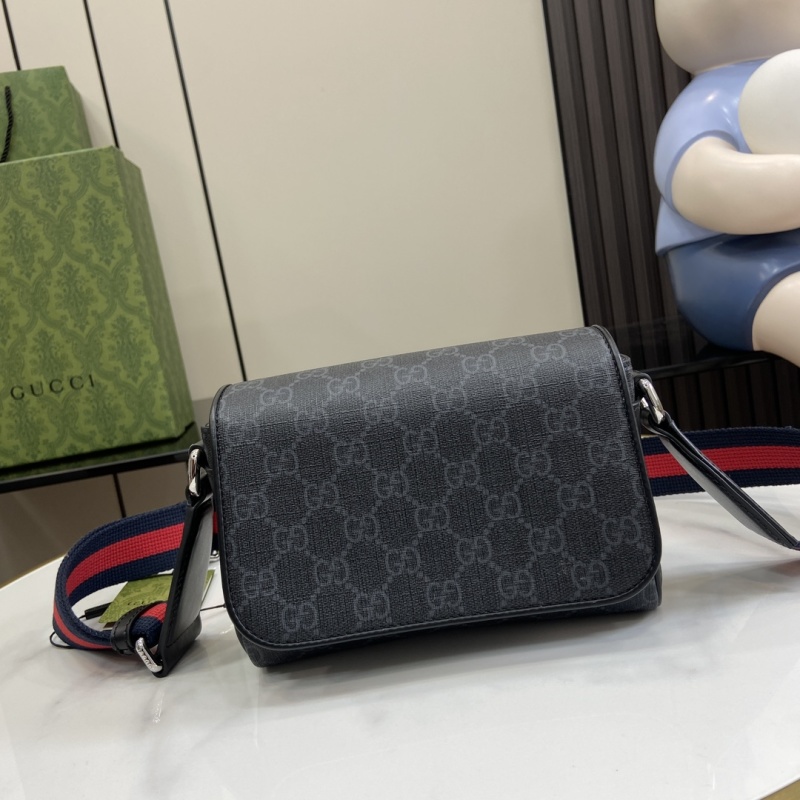 Сумка Gucci с монограммой и ремешком