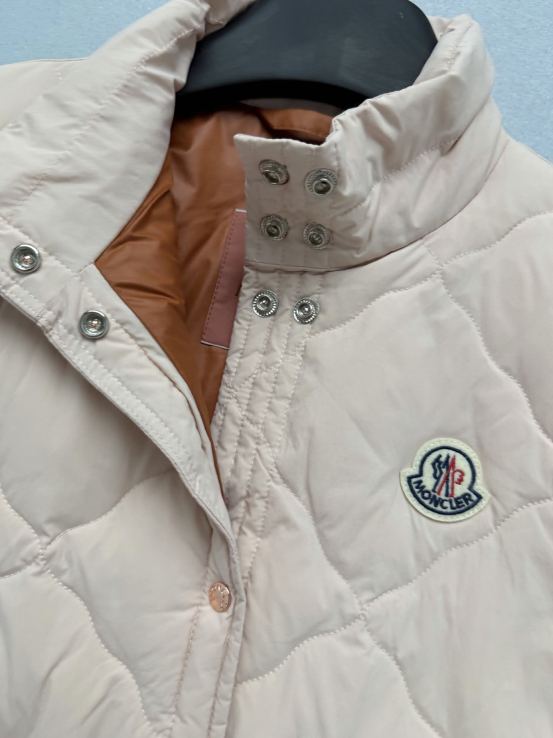 Жилет Moncler с логотипом