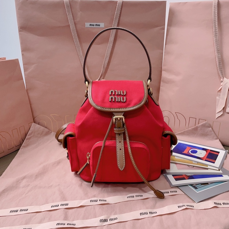 Рюкзак Miu Miu красный