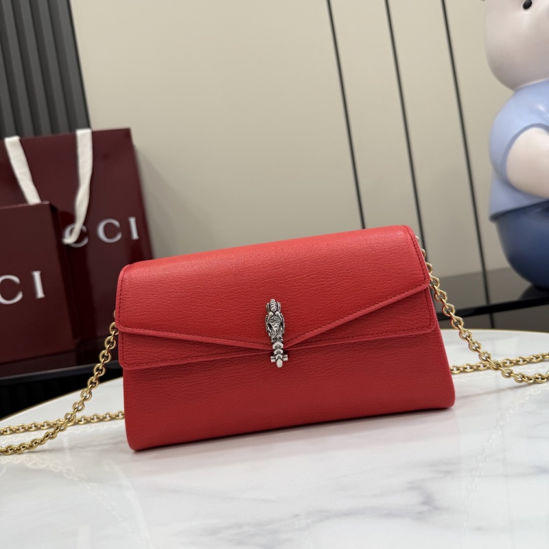 Красный кошелёк Gucci с цепочкой и пряжкой