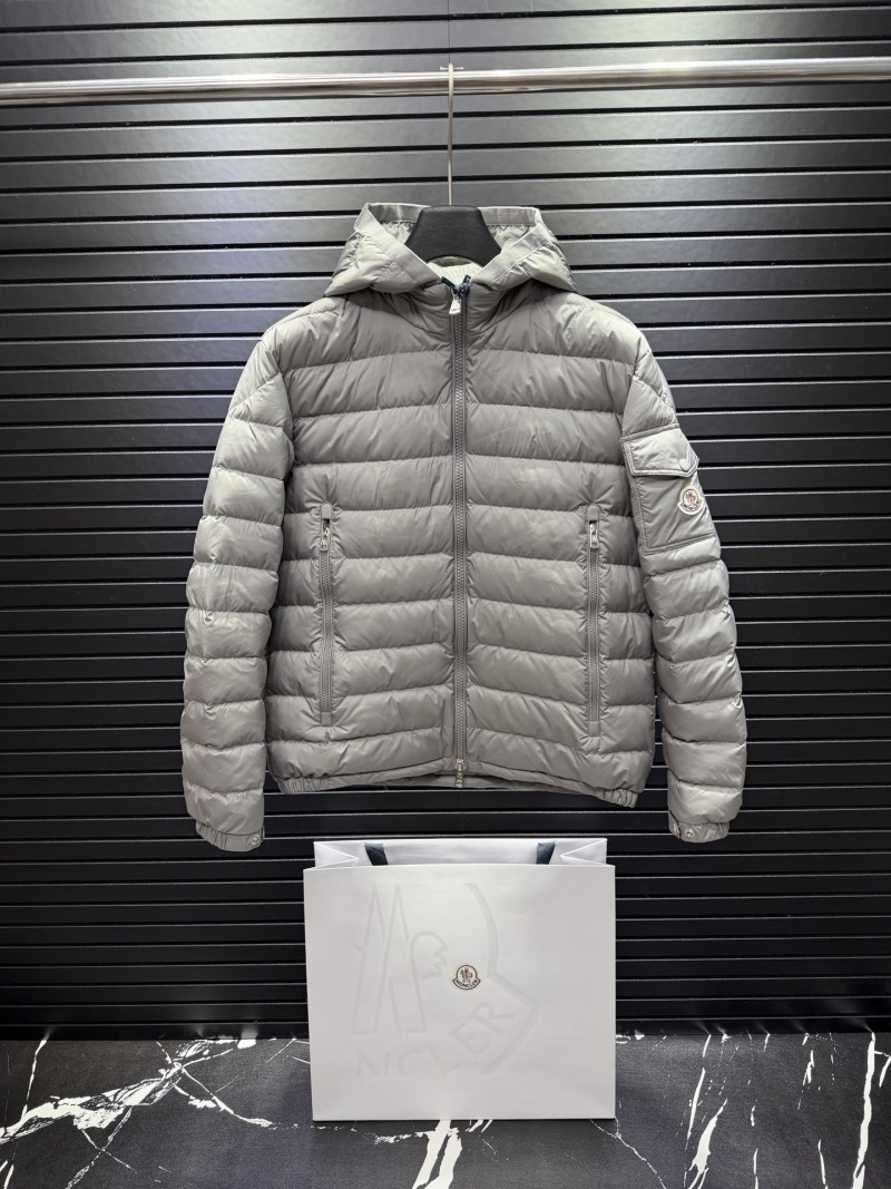 Пуховик Moncler