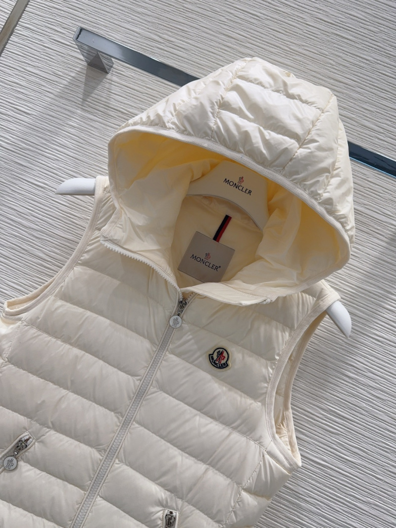 Жилет Moncler