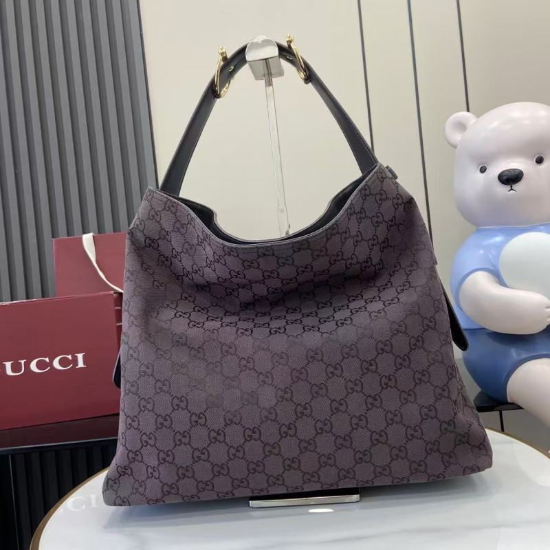 Сумка Gucci с монограммой