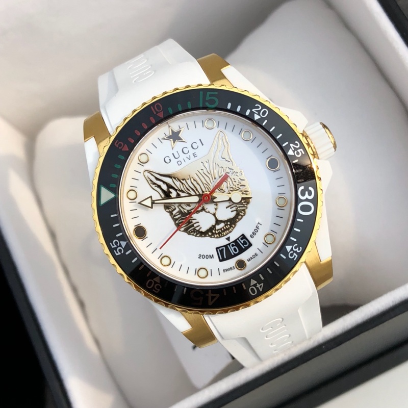 Часы Gucci