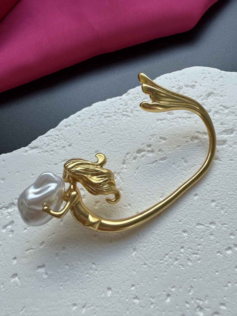 Серьги Schiaparelli