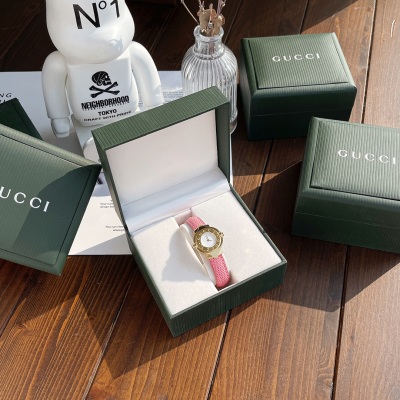 Часы Gucci