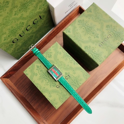 Часы Gucci