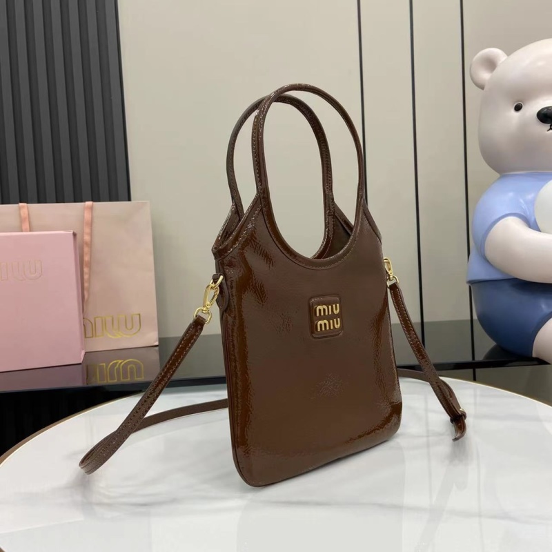 Сумка Miu Miu коричневая лак