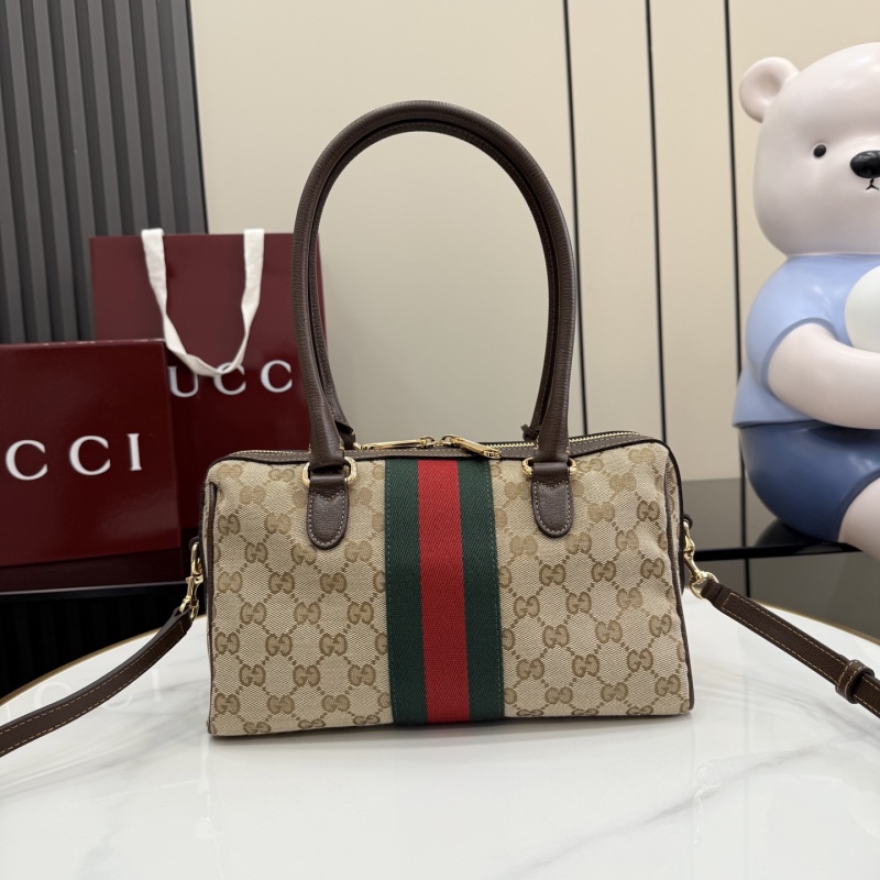 Сумка Gucci с монограммой и ремешком