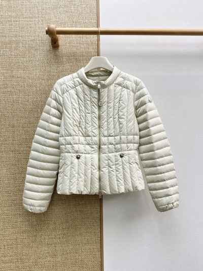 Пуховик Moncler