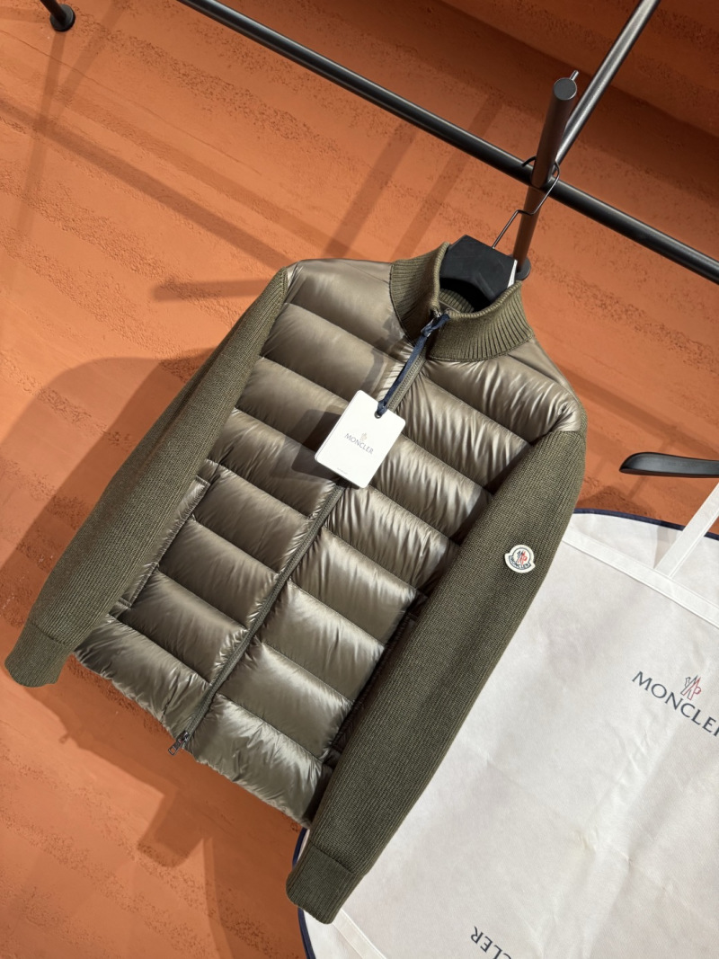 Пуховик Moncler