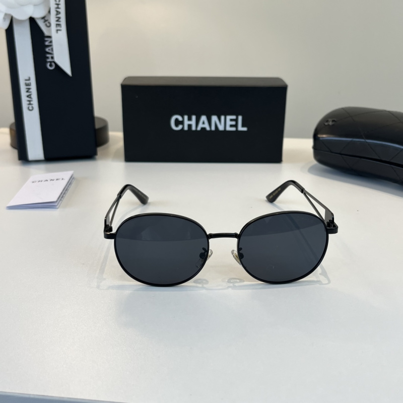 Солнцезащитные очки Chanel