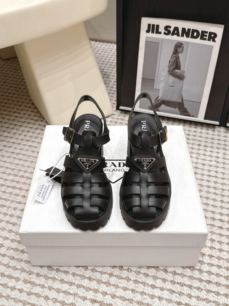 Женские черные сандалии на толстой подошве с платформой Prada
