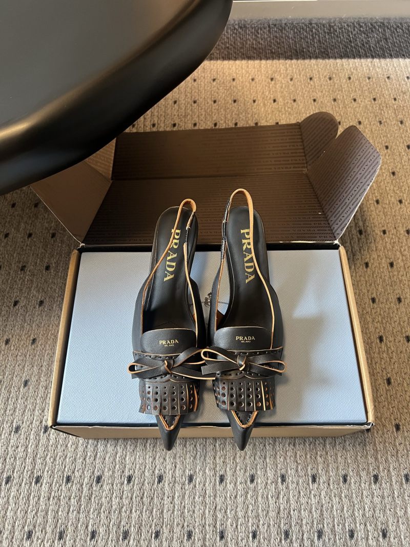 Женские туфли Prada с бахромой и бантом