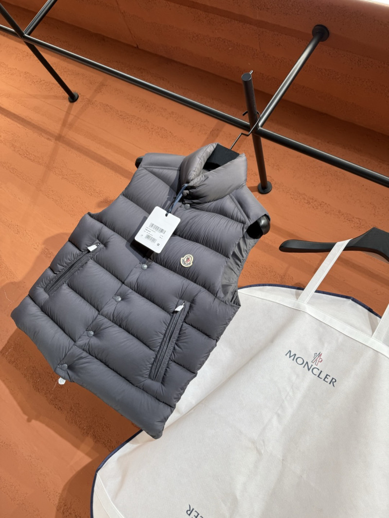 Жилет Moncler
