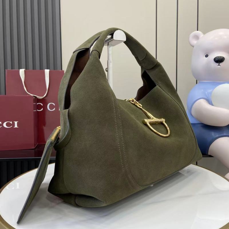 Сумка Gucci из замши с металлической фурнитурой