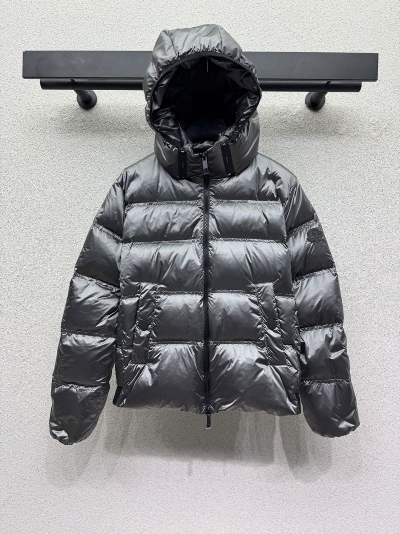 Зимняя куртка-пуховик Moncler