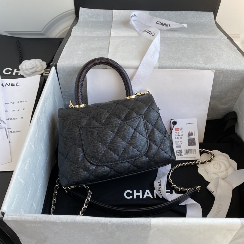 Черная сумка Chanel Coco Handle mini с золотым замком