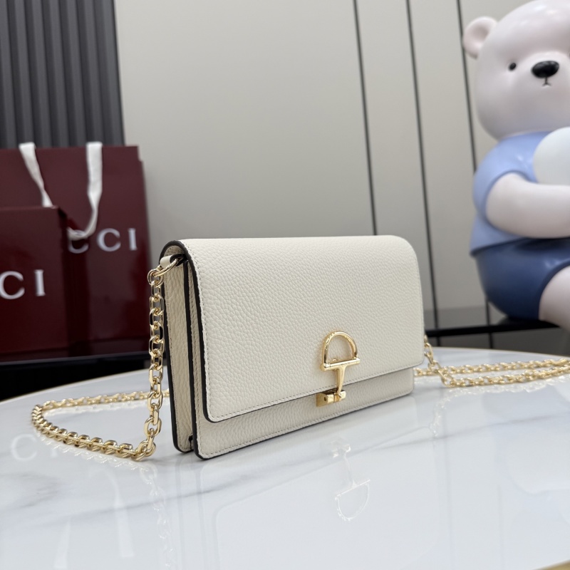 Сумка Gucci с цепочкой и пряжкой