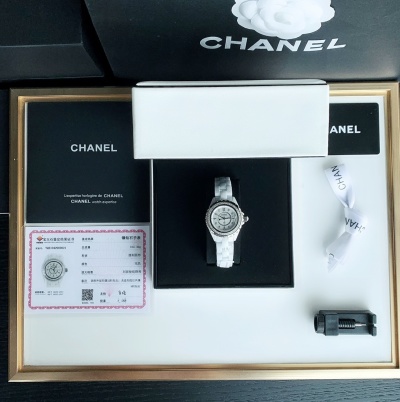 Часы Chanel