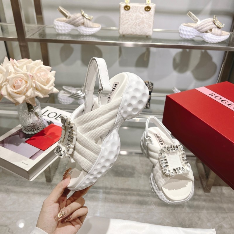 Женские босоножки с кристаллами и текстильным верхом Roger Vivier