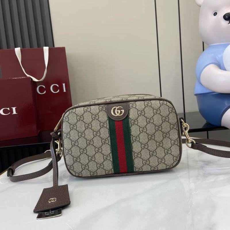 Сумка Gucci с монограммой и ремешком