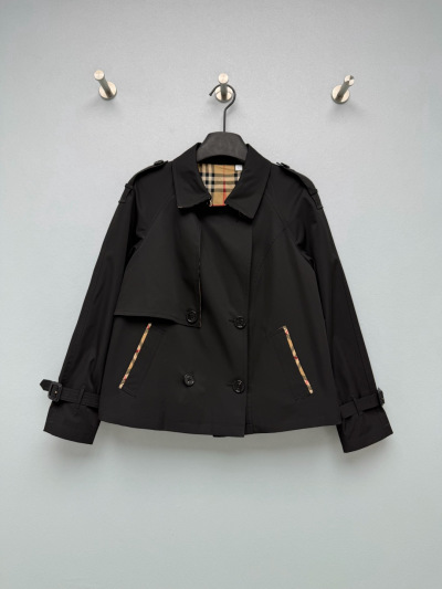 Кожаная куртка Burberry с классическим воротником