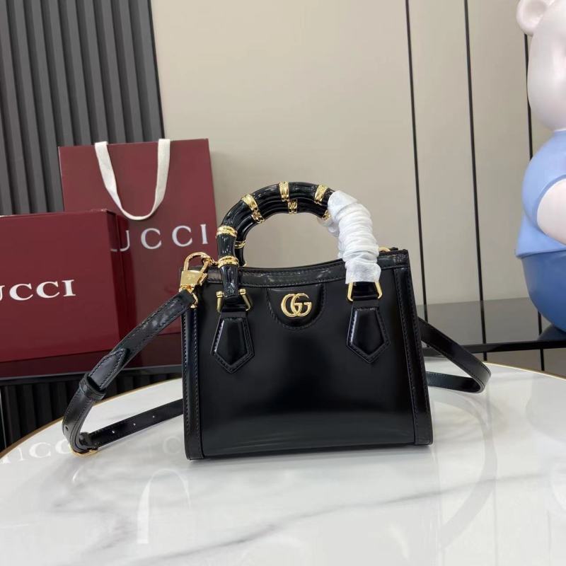 Черная сумка Gucci с бамбуковой ручкой