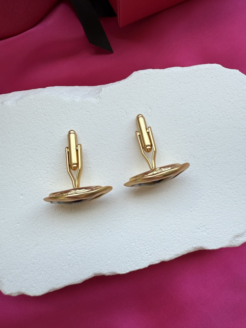 Серьги-кнопки в виде глаза Schiaparelli