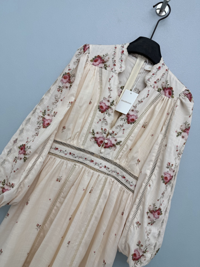 Повседневное платье с розовым принтом и лёгким кружевом Zimmermann