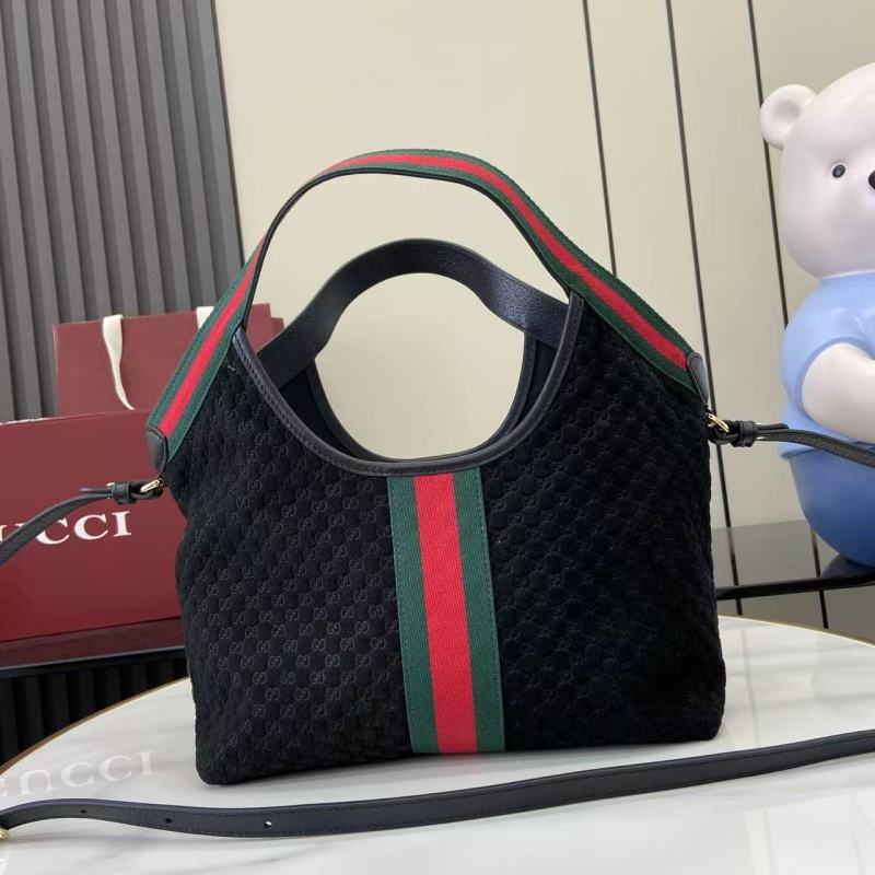 Сумка Gucci с монограммой и ремешком