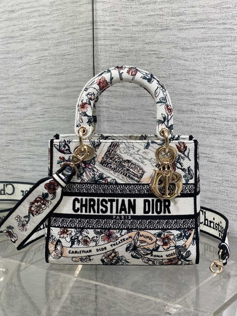 Сумка Dior Lady Dior с цветочным принтом